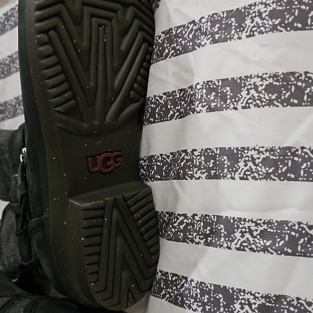 Boots - Picture 2 of 5